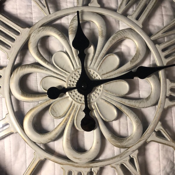 super cute rustic clock. works great! - Picture 2 of 4